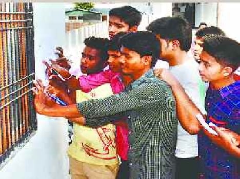 87,288 students will gived the exam of up board in 160  centers